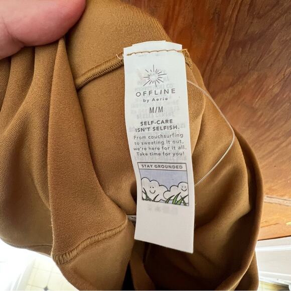 NWT Aerie Offline Real Me Crossover Flare Leggings Gold‎ Medium - Picture 8 of 9